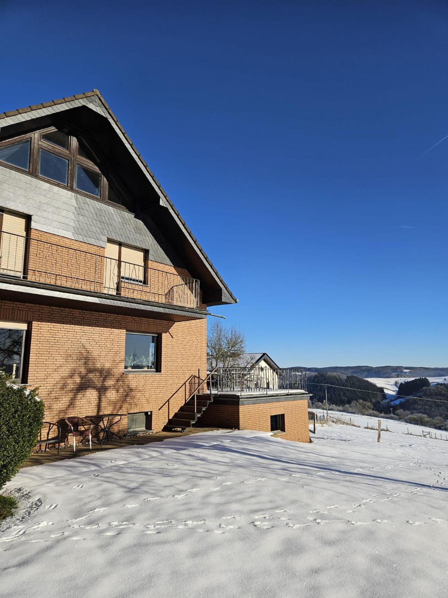 Ferienhaus Hescheld With Private Jacuzzi Hellenthal Esterno foto