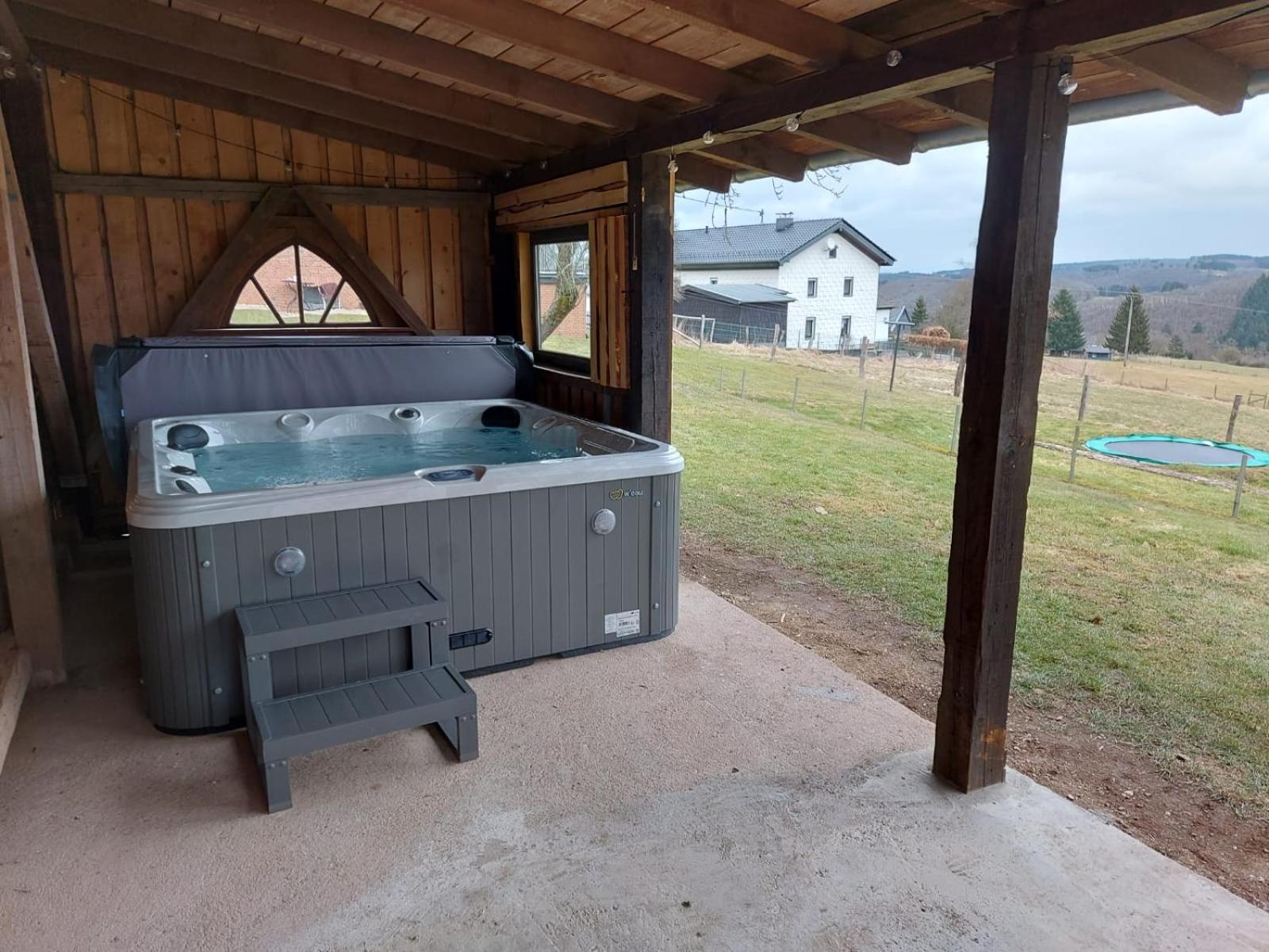 Ferienhaus Hescheld With Private Jacuzzi Hellenthal Esterno foto