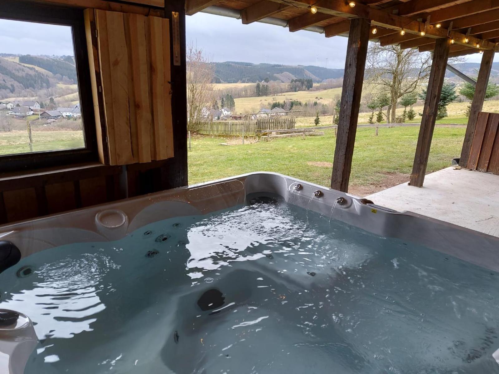 Ferienhaus Hescheld With Private Jacuzzi Hellenthal Esterno foto