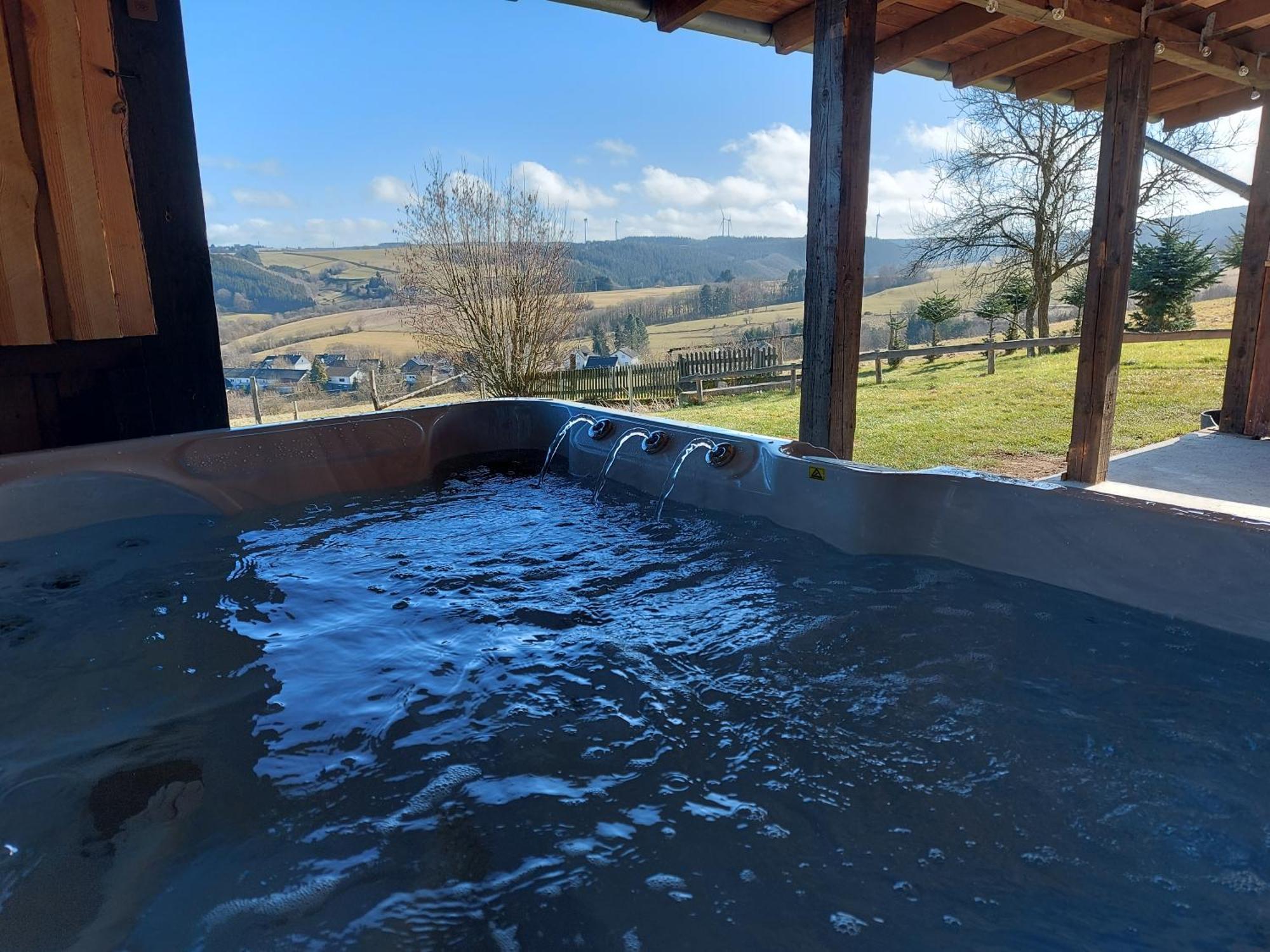 Ferienhaus Hescheld With Private Jacuzzi Hellenthal Esterno foto